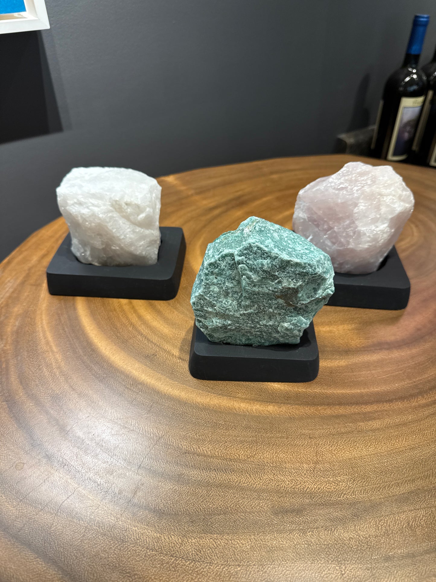 Rough Quartz Wood Stand