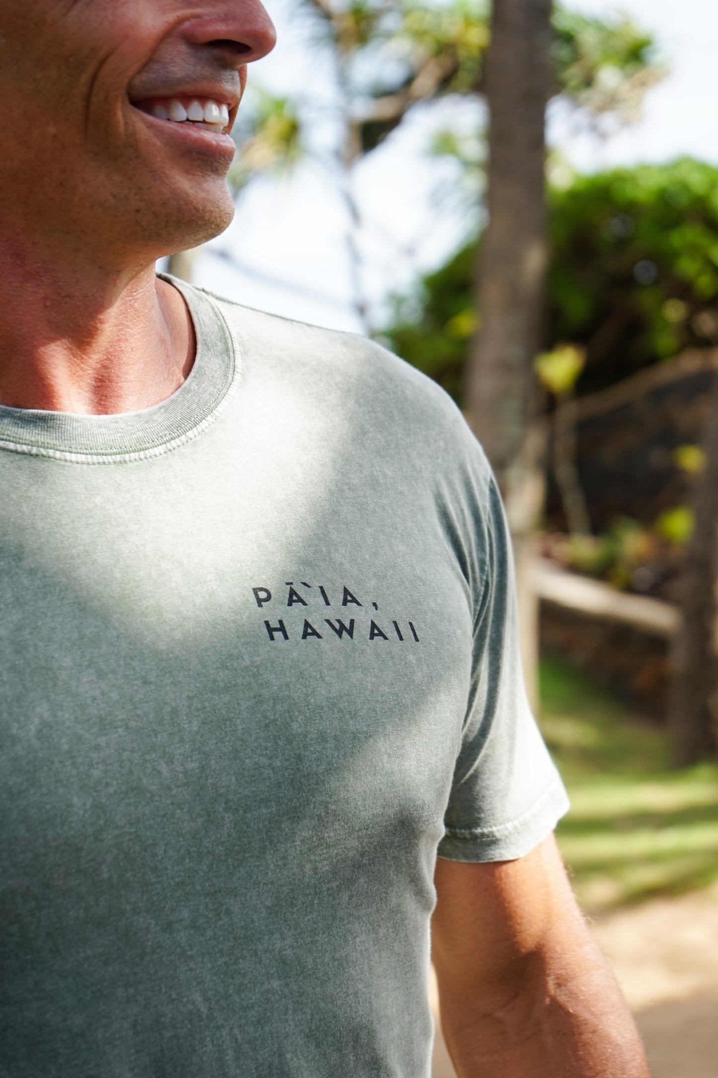 Men’s Distressed Paia Out Back Shirt (Moss/Slate)